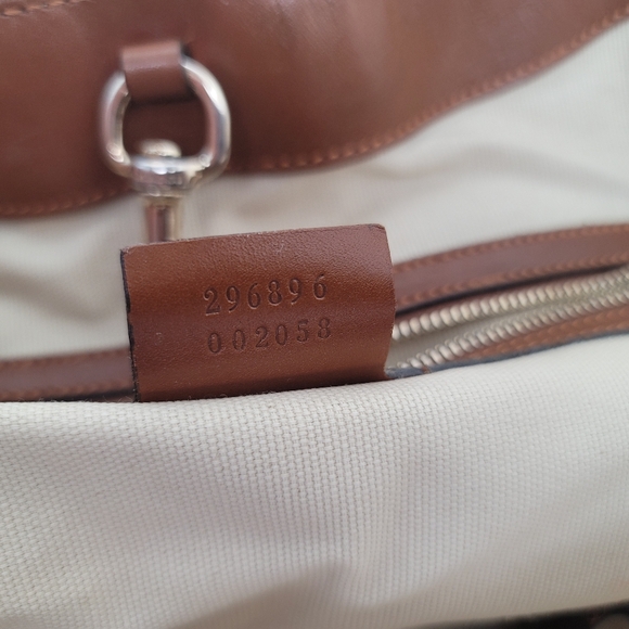 Gucci Beige and Brown Logo Shoulder Bag - Picture 11 of 17